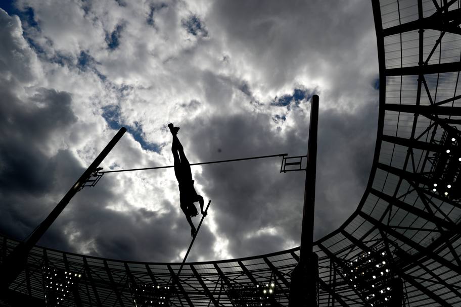 Mondiali Londra 2017. Salto con l&#39;asta con vista sul cielo (Getty Images)
